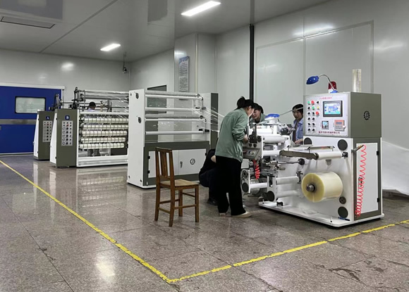 多軸纏繞機(jī)，煙包膜拉線(xiàn)分條機(jī)應(yīng)用案例